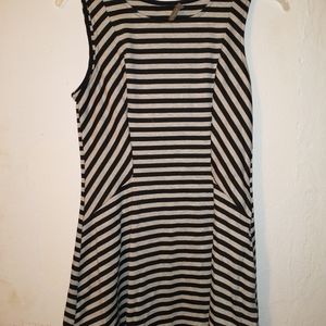 Finn & Clover lines pattern dress